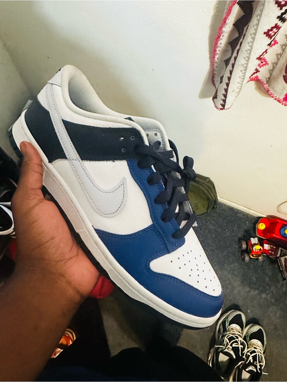 Nike Men’s Low-Top Sneaker — White, Blue & Black